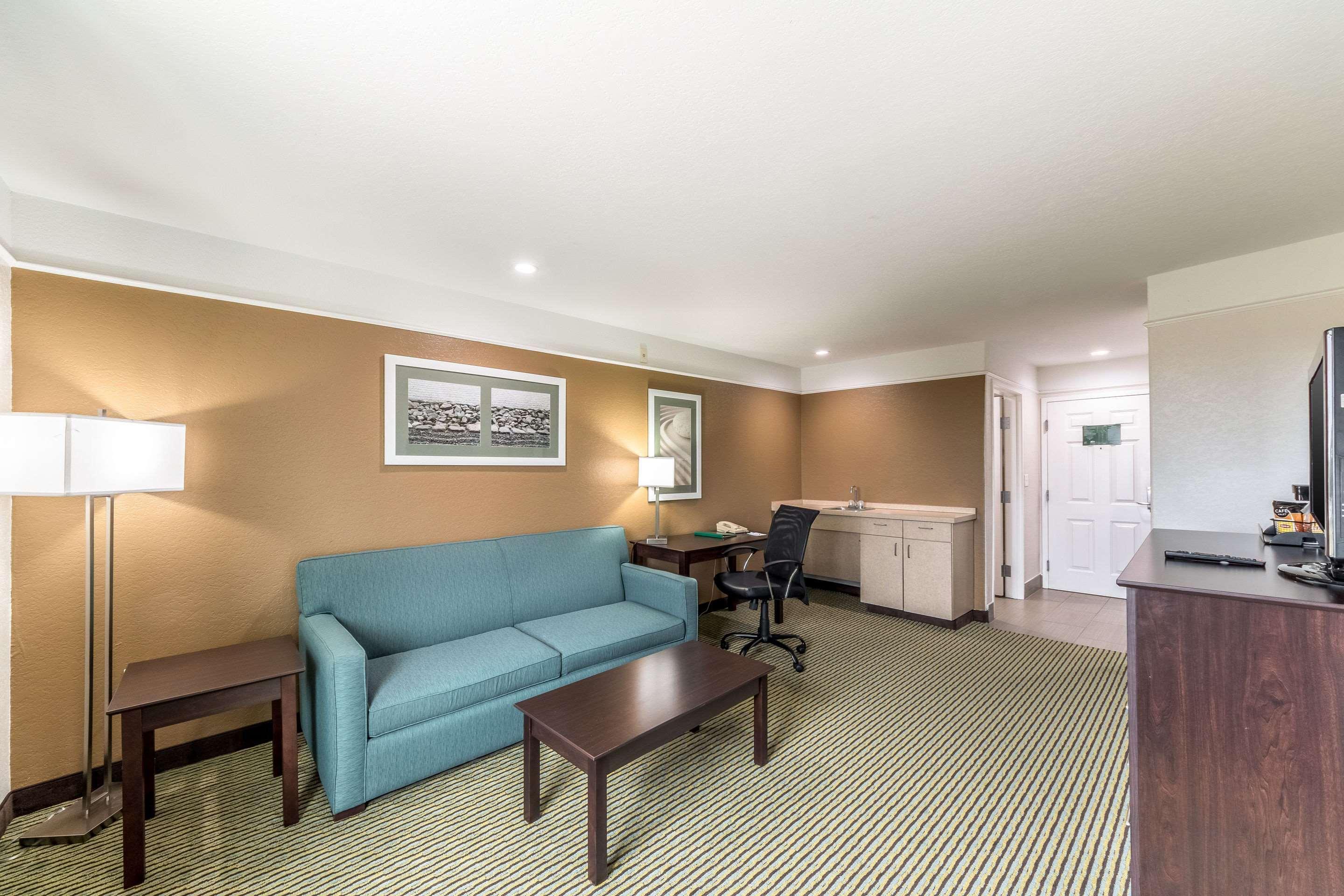Quality Inn & Suites Seaworld North San Antonio Exteriör bild