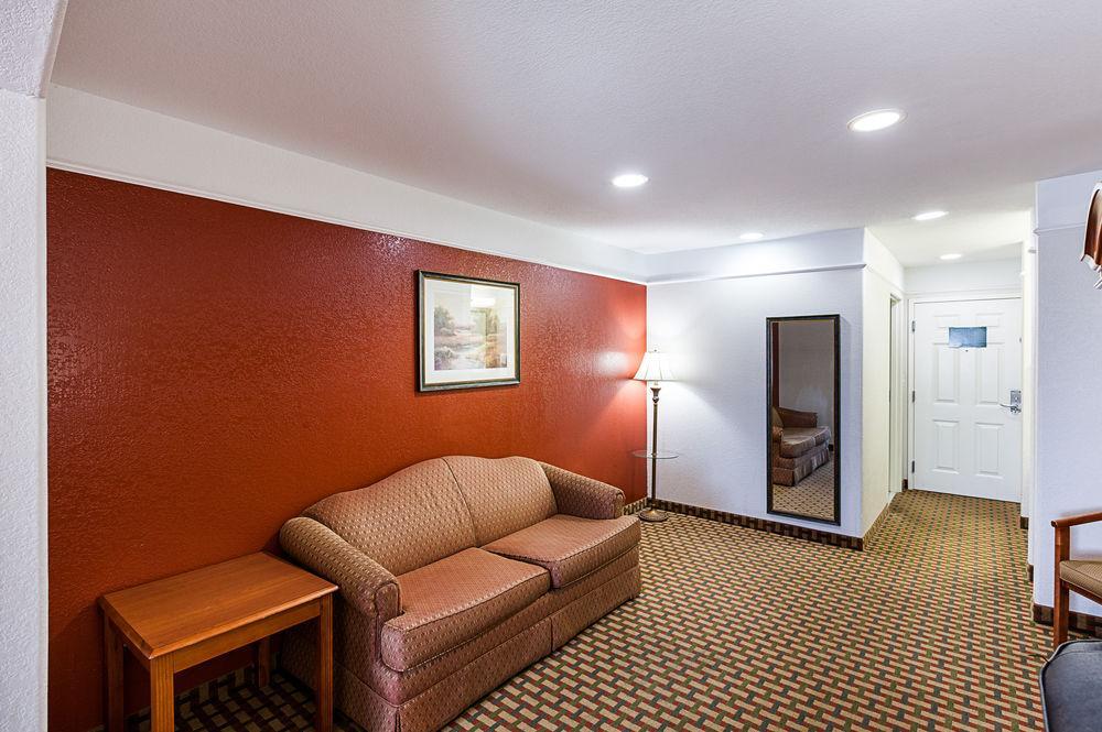 Quality Inn & Suites Seaworld North San Antonio Exteriör bild