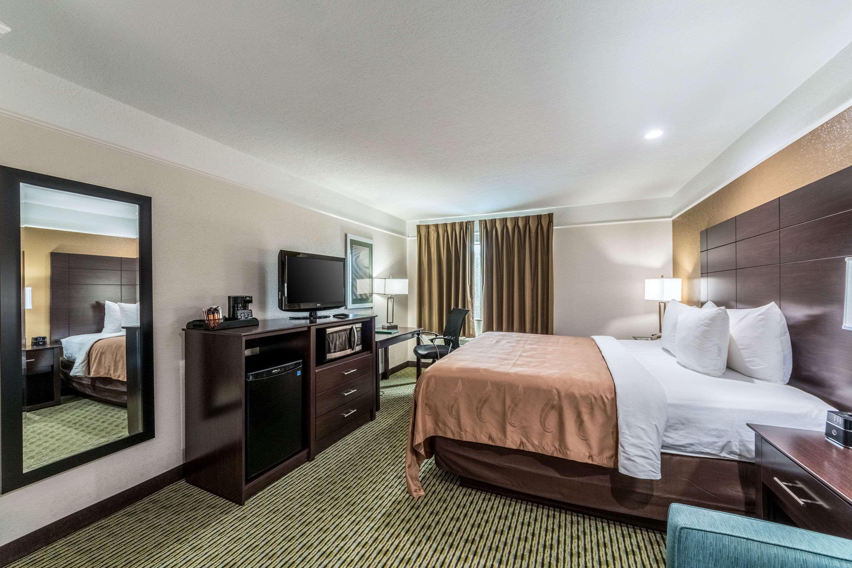 Quality Inn & Suites Seaworld North San Antonio Exteriör bild