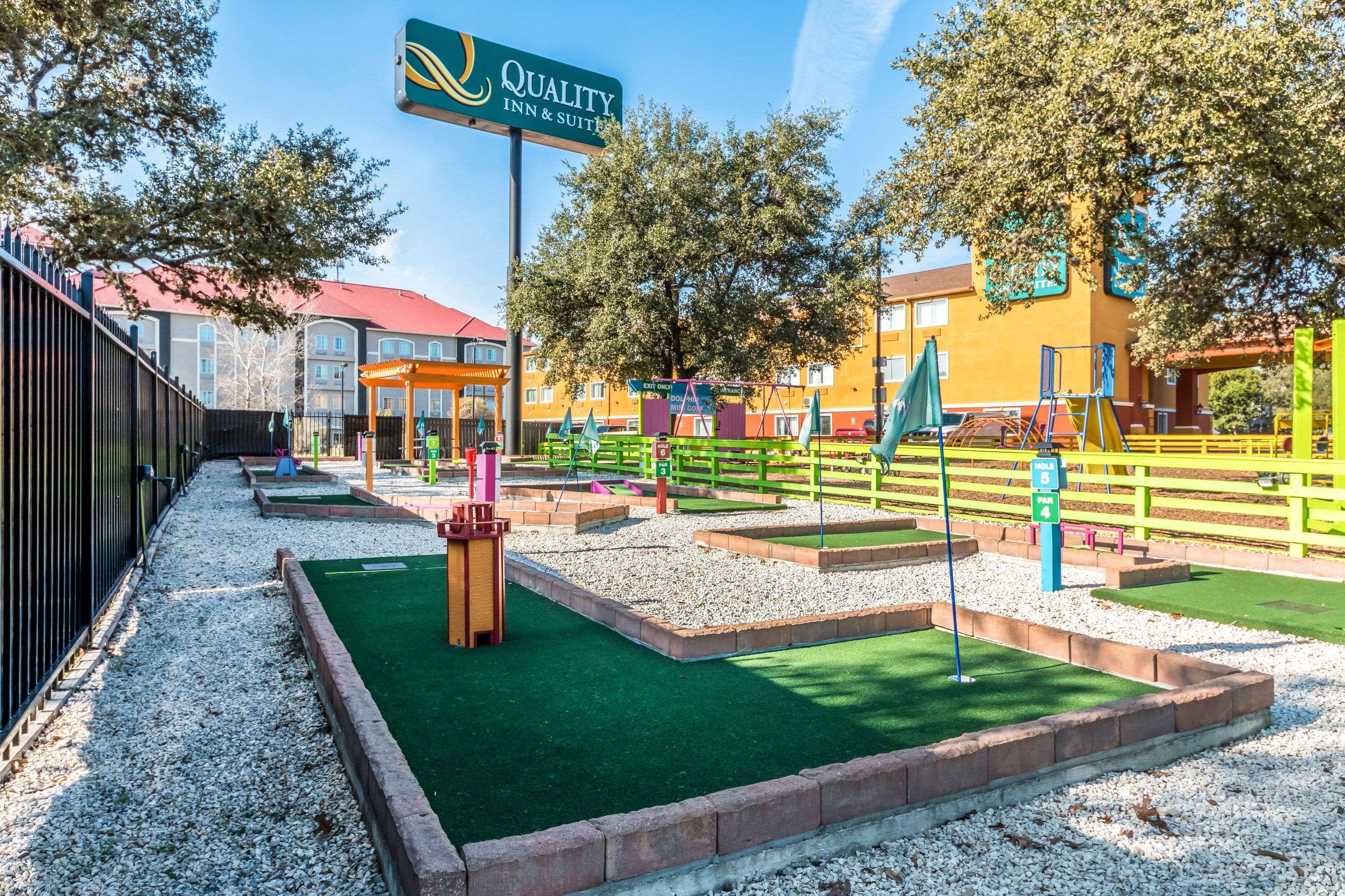 Quality Inn & Suites Seaworld North San Antonio Exteriör bild