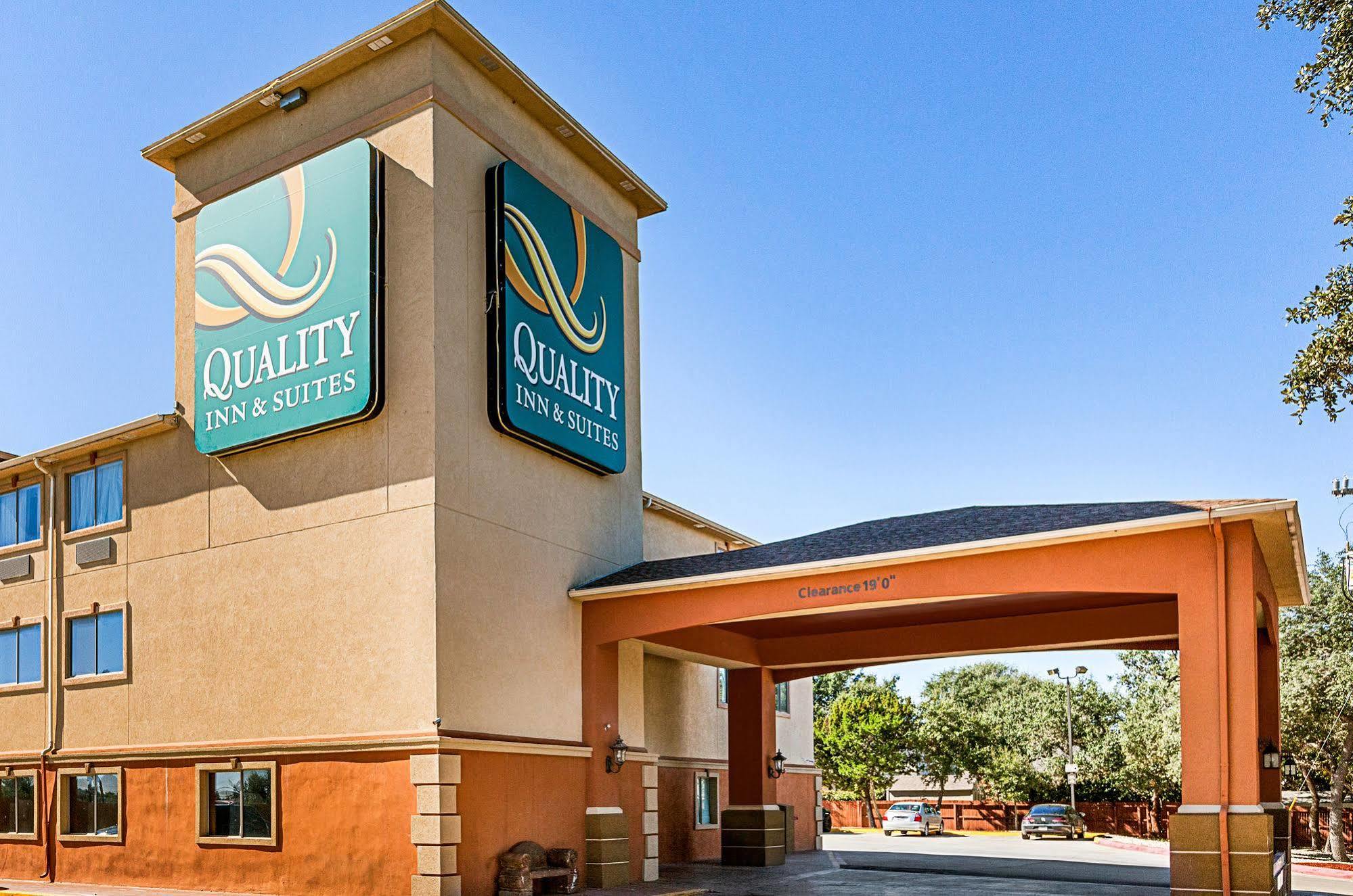 Quality Inn & Suites Seaworld North San Antonio Exteriör bild